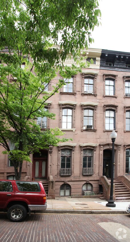 Building Photo - 22 E Mount Vernon Pl