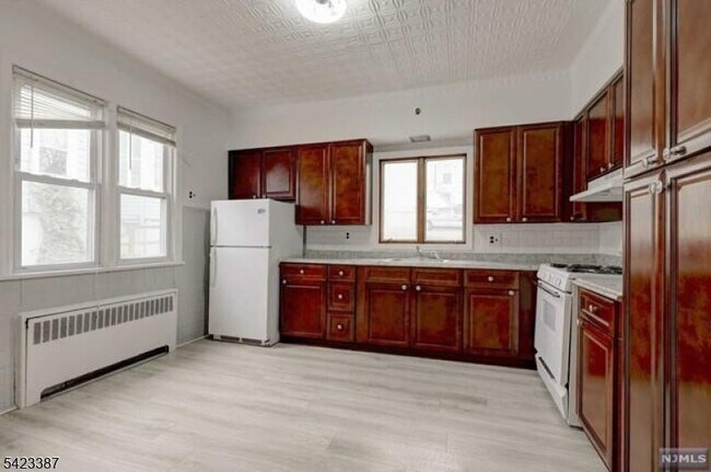 Building Photo - 58 Westervelt Ave