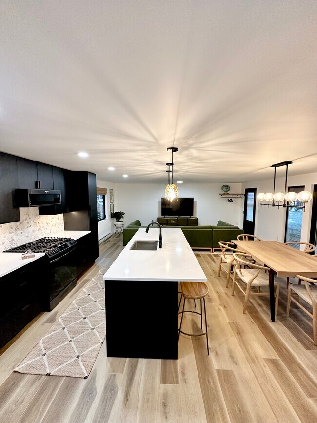 Foto del edificio - 9402 Glacier Hwy