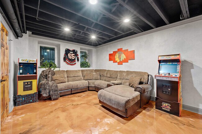 Foto del edificio - 2130 W Washington Blvd