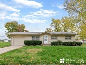 Building Photo - 1409 Thomas Dr