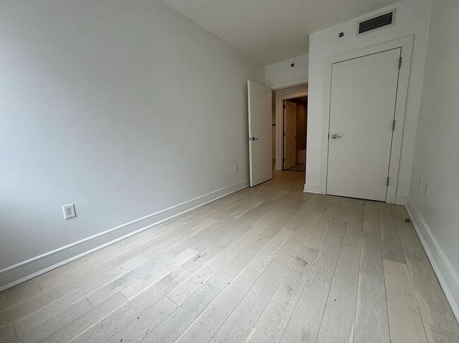 Building Photo - 531 W 159th St