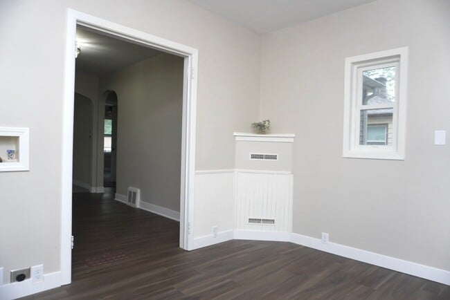 Building Photo - 3 Bedroom house