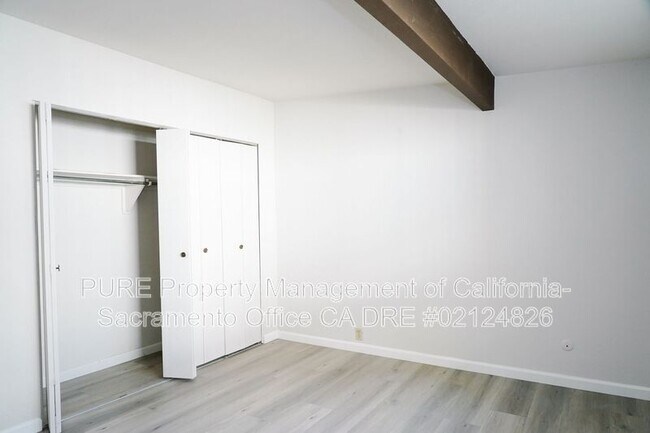Foto del edificio - 19 Blue Heron Ct