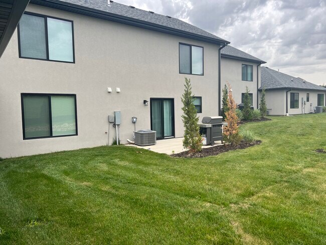Large backyard - 4019 Frontgate Dr
