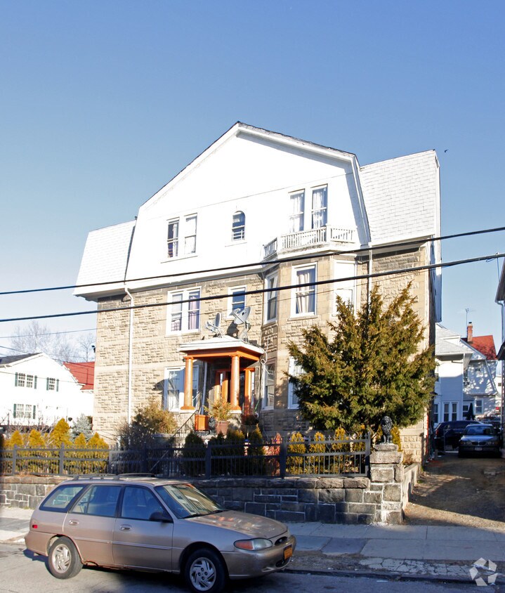 Building Photo - 33 Morris St