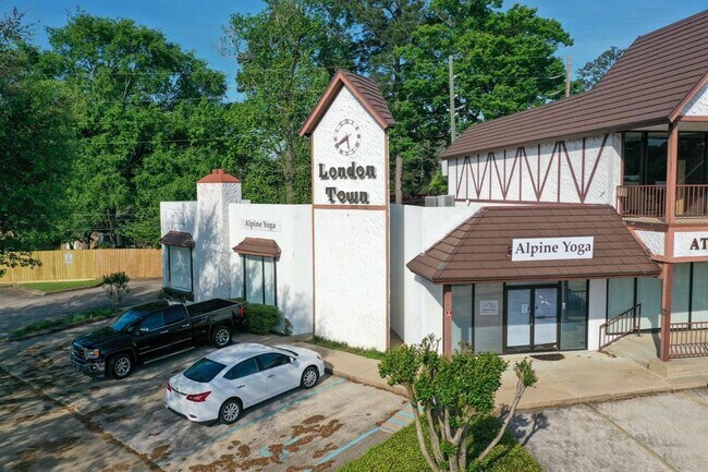 Foto del edificio - 804 W Dallas St