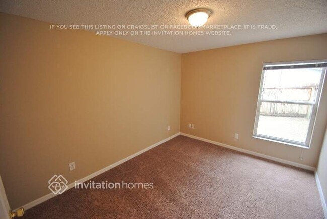 Foto del edificio - 400 Oak Springs Ct