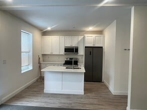 Building Photo - 123 Intervale St