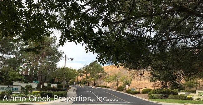 Building Photo - 3 br, 2 bath House - 2749 Bent Tree Ct