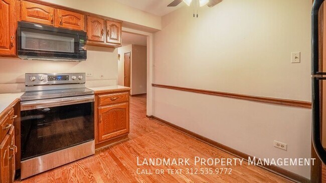 Foto del edificio - 700 Ridge Rd