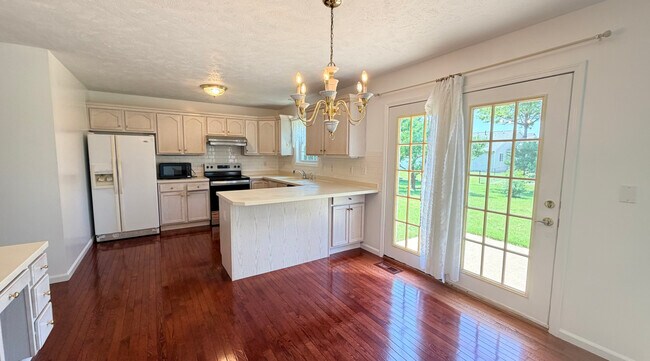 Foto del edificio - 611 Buttercup Dr