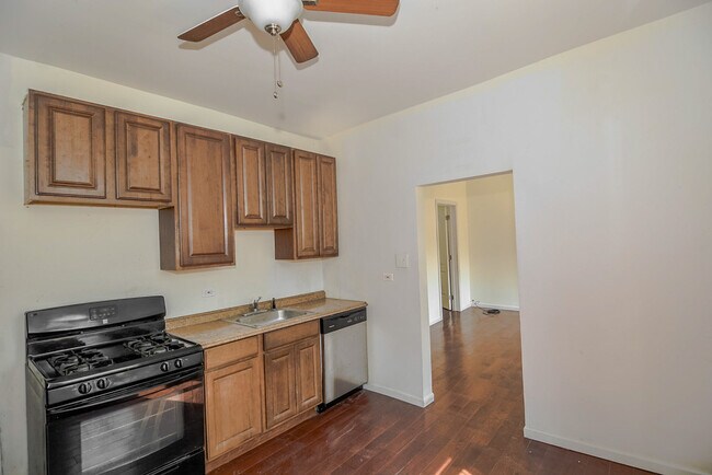 Foto del edificio - 3426 W McLean Ave