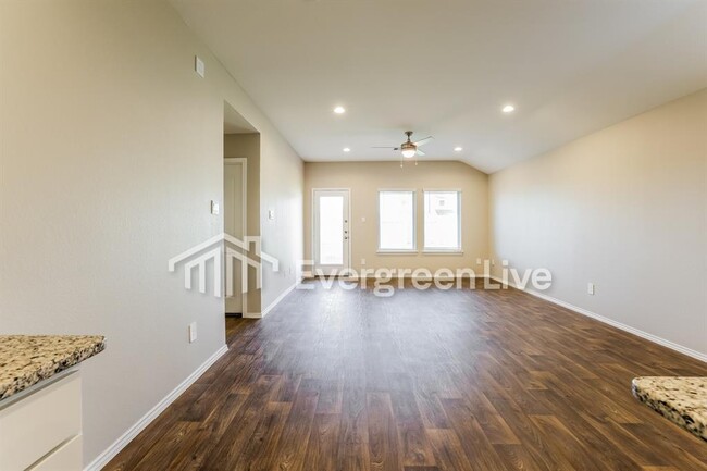 Foto del edificio - 10011 Lavender Ln