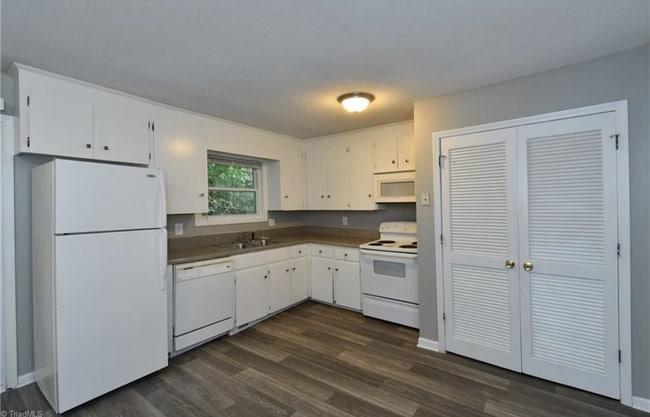 Building Photo - 1236 Fenimore St