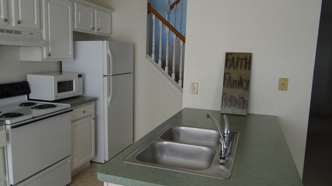 Building Photo - 981 Jasmine Dr