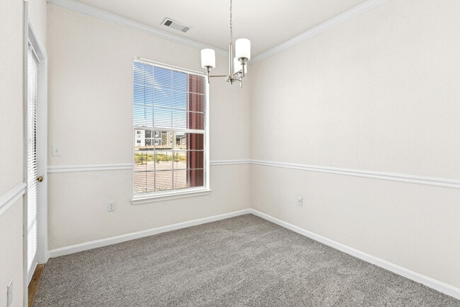 Building Photo - Villas at Park West