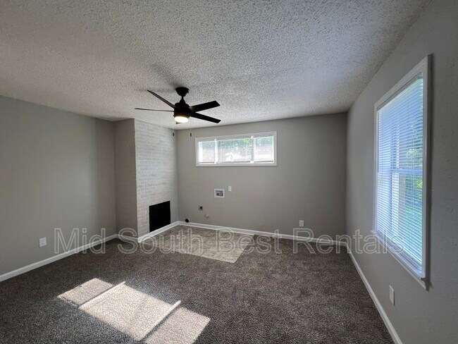 Foto del edificio - 1568 Pillow St