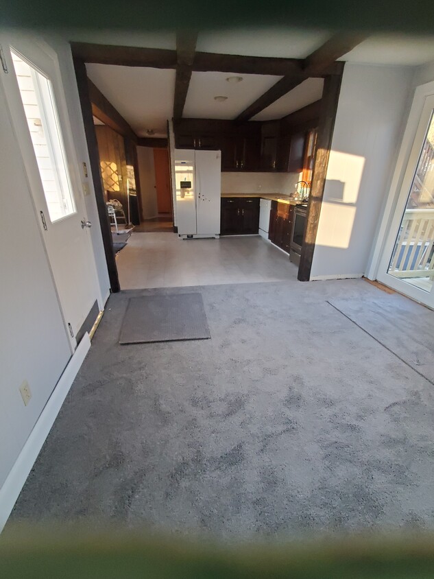 Beautiful diningroom off kitchen - 494 Bedford St