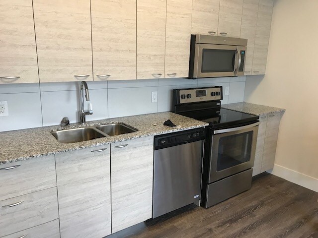 Building Photo - 253 Albert St