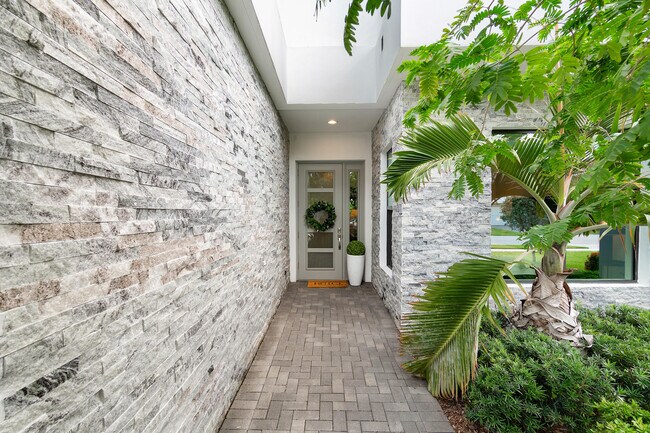 Foto del edificio - 17528 Rainstream Rd