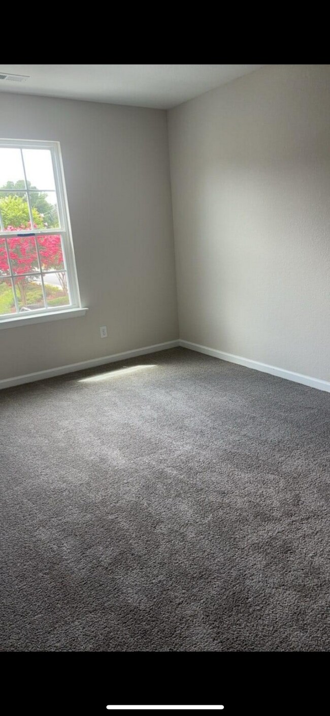 Foto del edificio - 3113 Burlington St