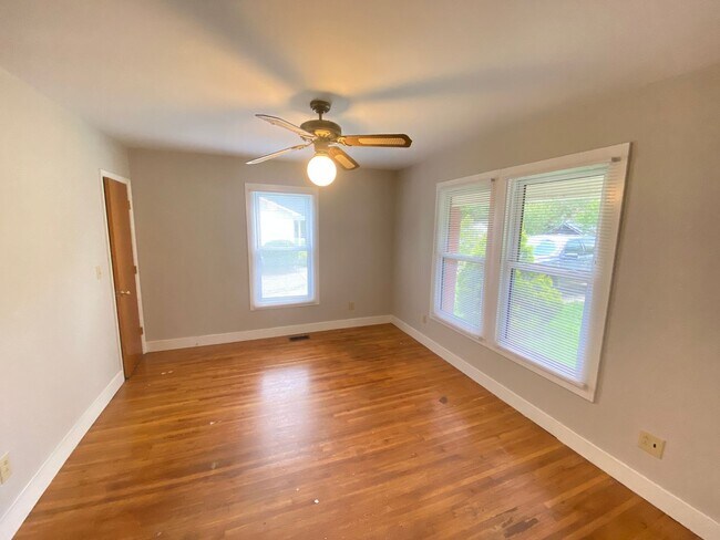 Building Photo - Nice 2 Bed 1 Bath home close to down town ...