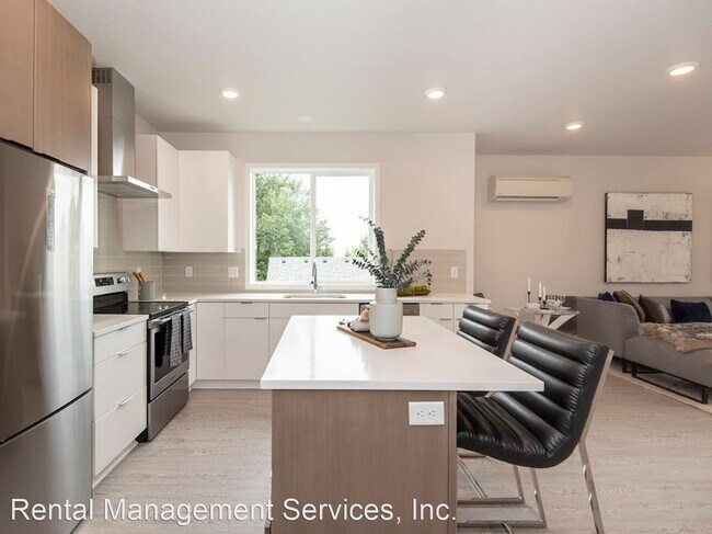 Foto del edificio - 5715 N Greeley Ave