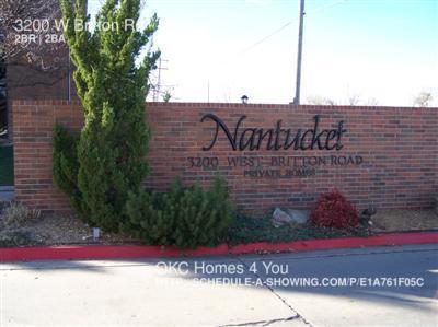 Foto principal - 3200 W Britton Rd