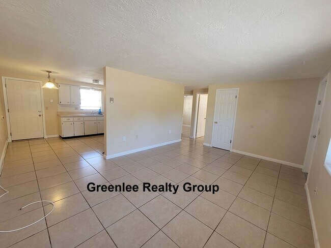 Foto del edificio - 5800 Madison St