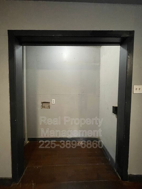 Foto del edificio - 3315 Weller Ave