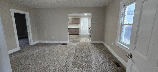 Foto del edificio - 419 Clayton St