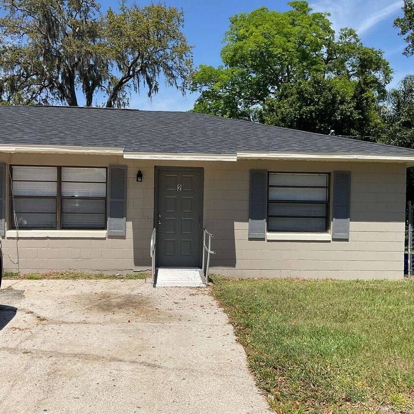 Primary Photo - Cozy 2 bedroom/1 bath Duplex