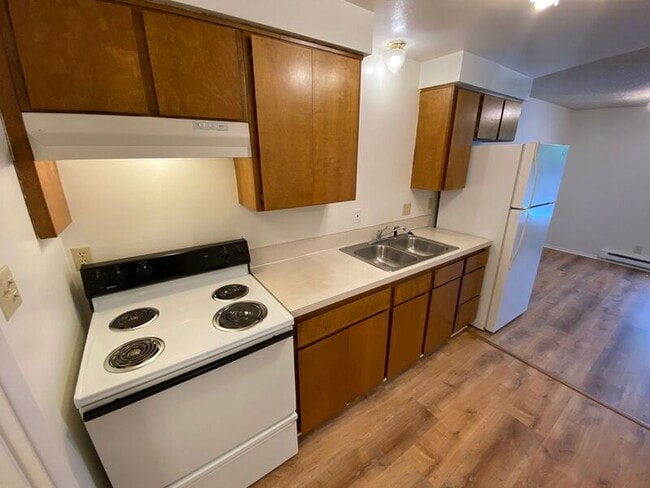 Building Photo - 160 Manbrin Dr NE