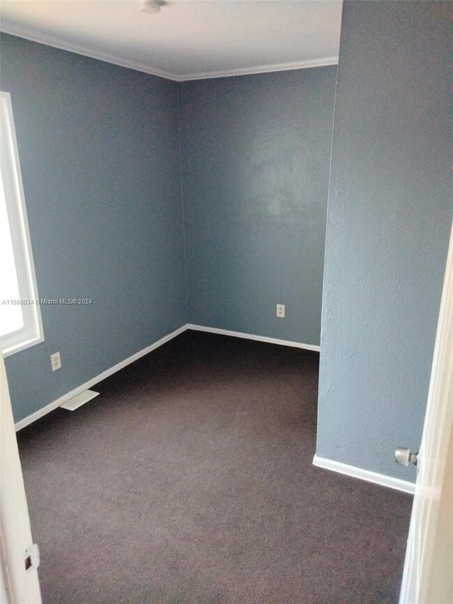 137 Naugatuck St, Hartford, CT 06120 Townhome Rentals in Hartford CT