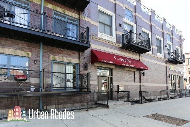 Primary Photo - 867 W Buckingham Pl