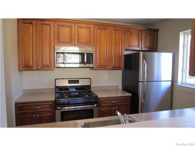 Building Photo - 305 Tondo Cir