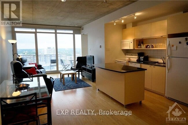 Photo du bâtiment - 324-2324 Laurier Ave W