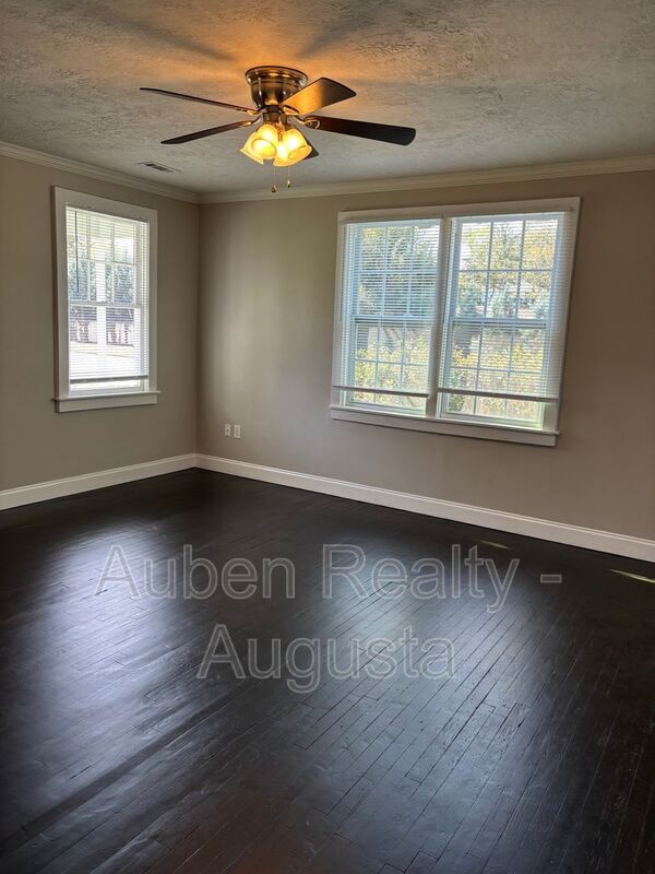 Foto del edificio - 514 Beaufort Dr