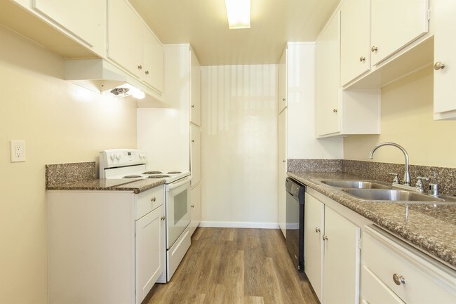 Building Photo - 3848 W 226th St