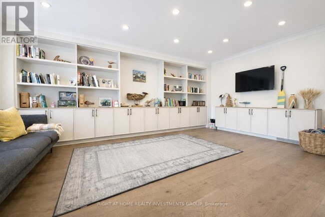 Building Photo - 148 Avdell Ave