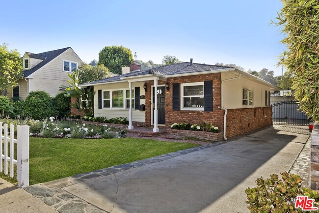Building Photo - 4219 Saugus Ave