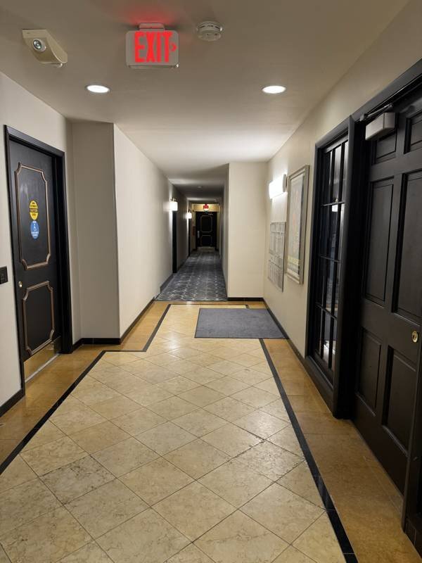 Foto del edificio - 4333 N Oakland Ave