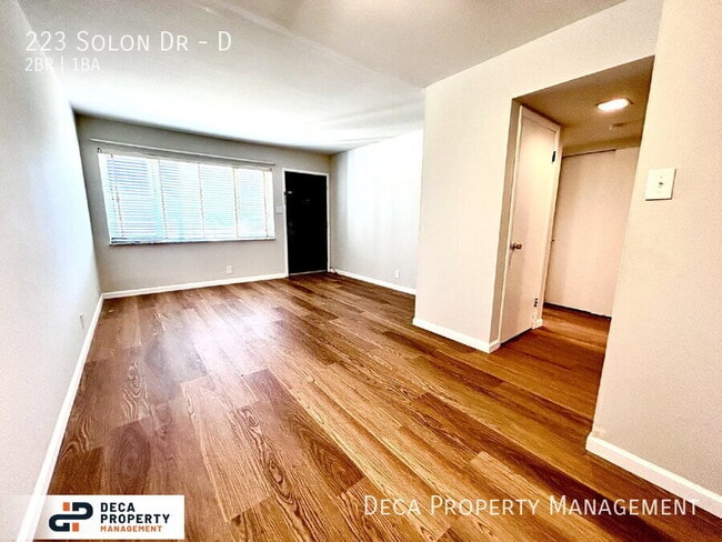 Building Photo - 223 Solon Dr