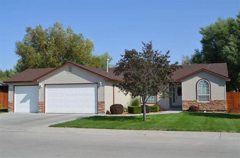 960 NE Union St, Mountain Home, ID 83647 House Rental in Mountain