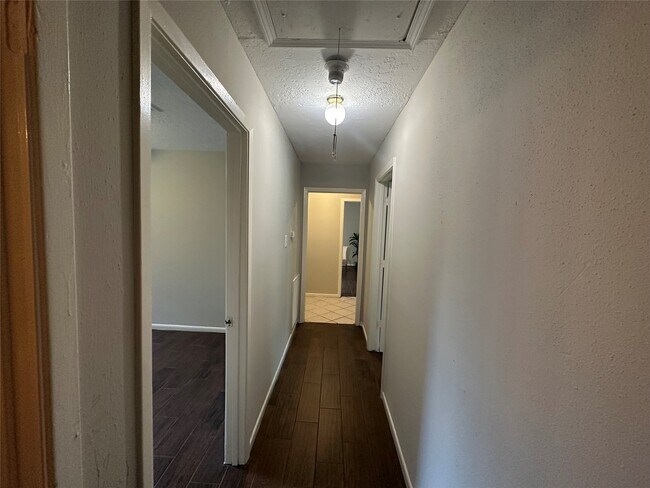 Foto del edificio - 9939 Valley Park Dr