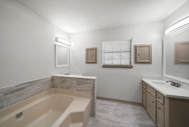 Building Photo - 23518 Forest Trail