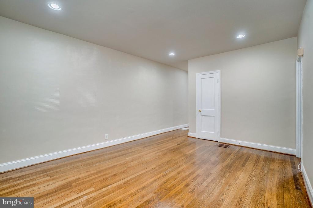 Primary Photo - 149 Denison St