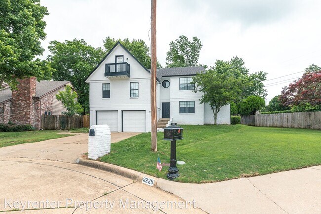 Building Photo - 4 br, 3.5 bath House - 9225 S Fulton Ave