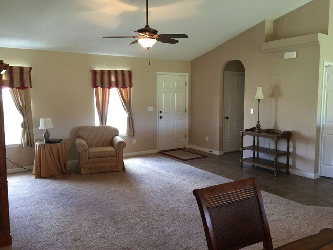 Building Photo - 3 bedroom in Summerfield FL 34491